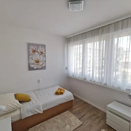 아파트 Spacious Mank3